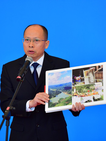 叶日山江西省政协委员、赣州市林业局局长让林区农民端起“绿饭碗” 吃上“生态饭” 鼓起“钱袋子”